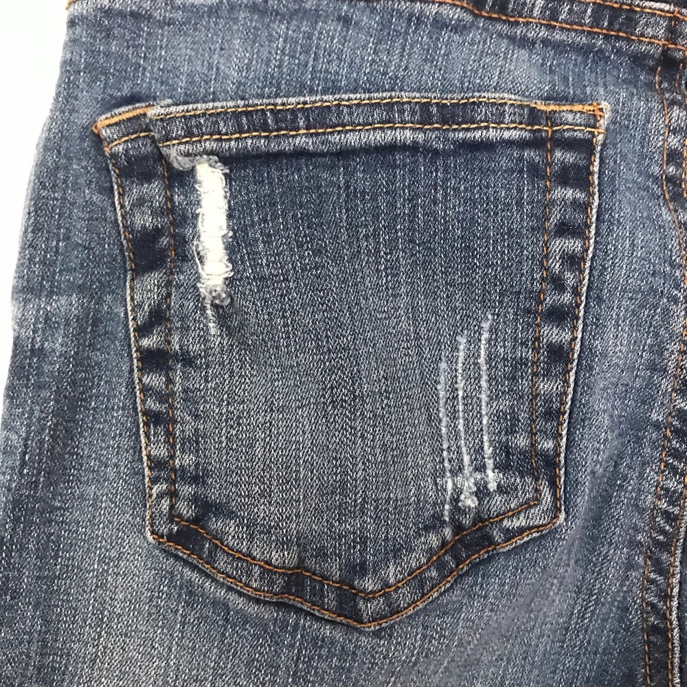 Distressed maternity jeans